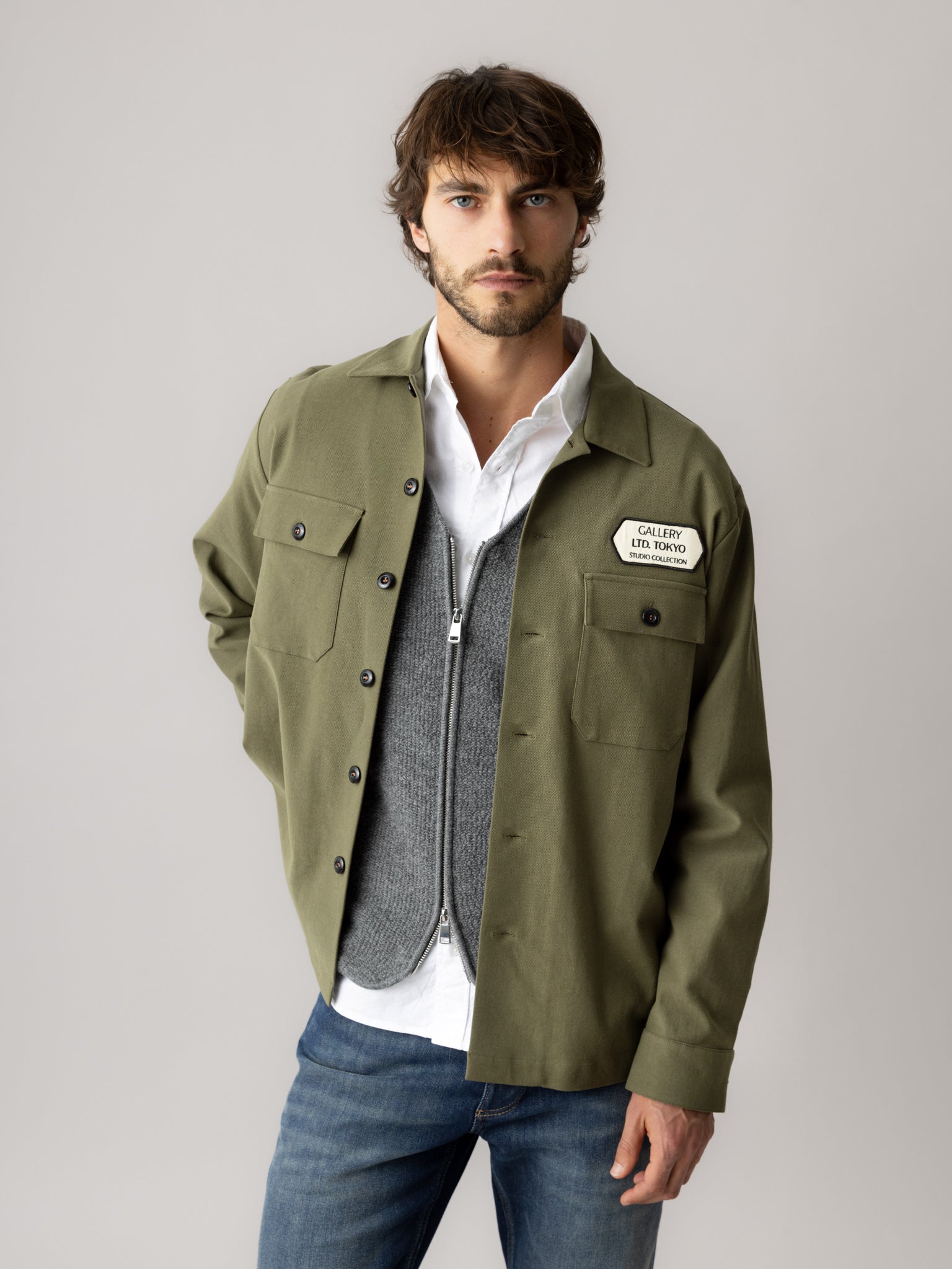 Modelshot / Olive Night / Detail